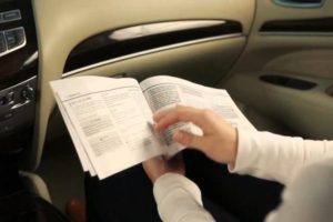 the vehicle owner's manual indicates the auto mantenance schedule